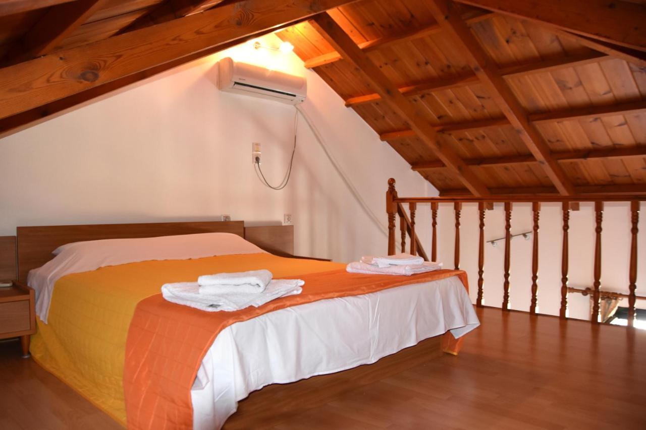 Irides Apartments Megalochori  Luaran gambar